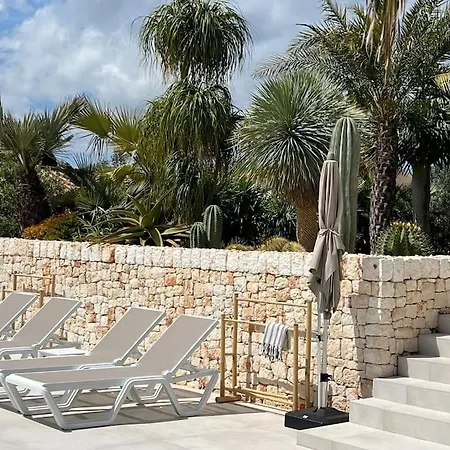 Wallis Heated Pool *