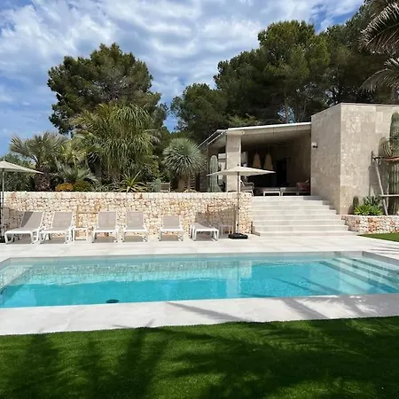 Wallis Heated Pool *